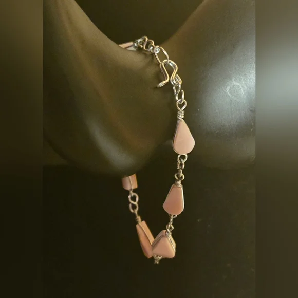Pink beaded braclet - Picture 2 of 3
